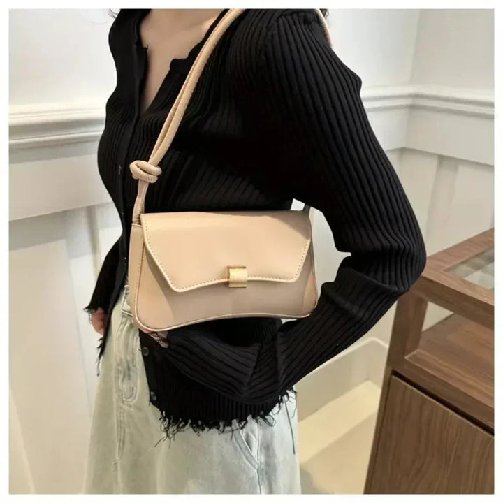 Daphne | Vintage Charm Shoulder Bag