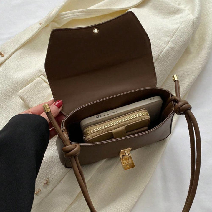 Daphne | Vintage Charm Shoulder Bag