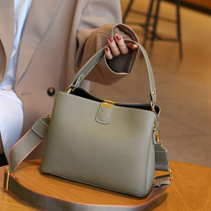 Charmes de Lune Handbag