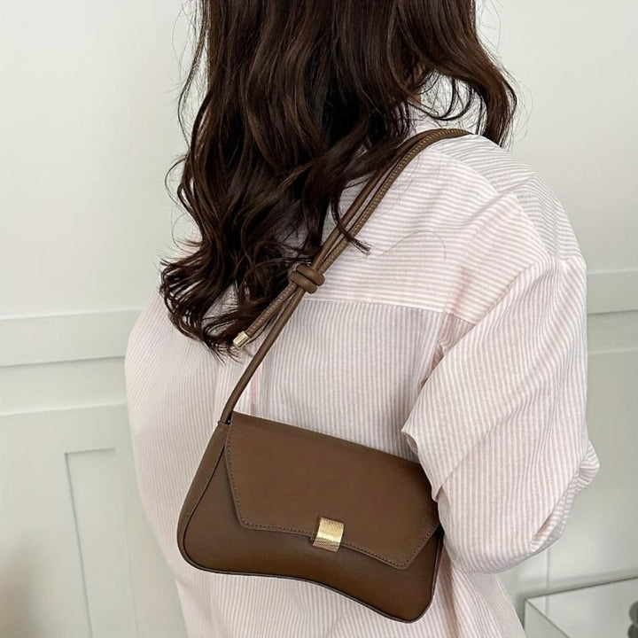 Daphne | Vintage Charm Shoulder Bag