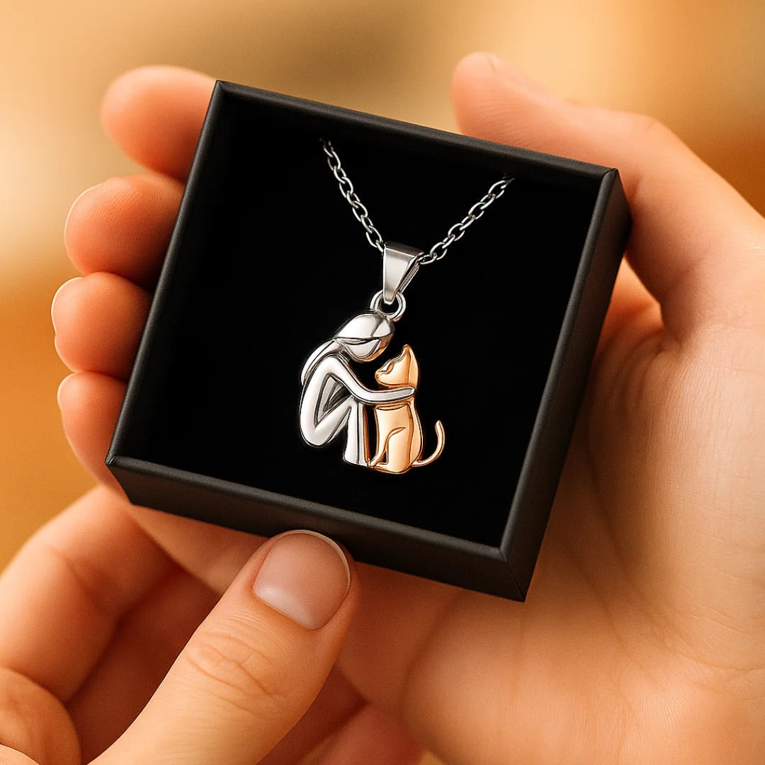 Zavelli Hug Pendant Necklace