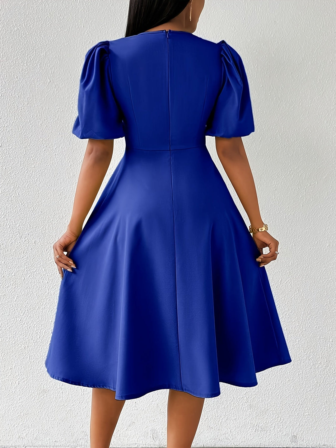 Clara Bloom | Refined Black Midi Dress